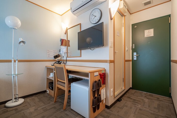 Room 7 of 34