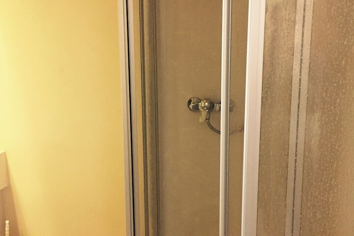Room 12 of 35