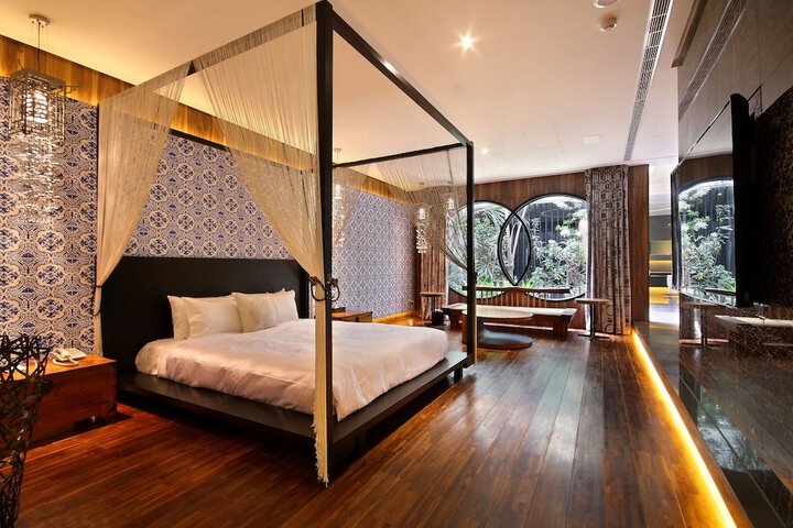 Room 3 of 34