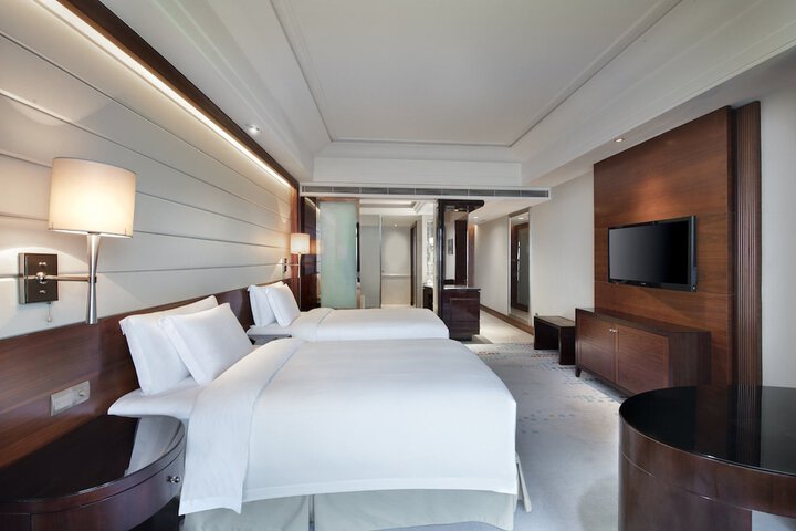 Room 12 of 75