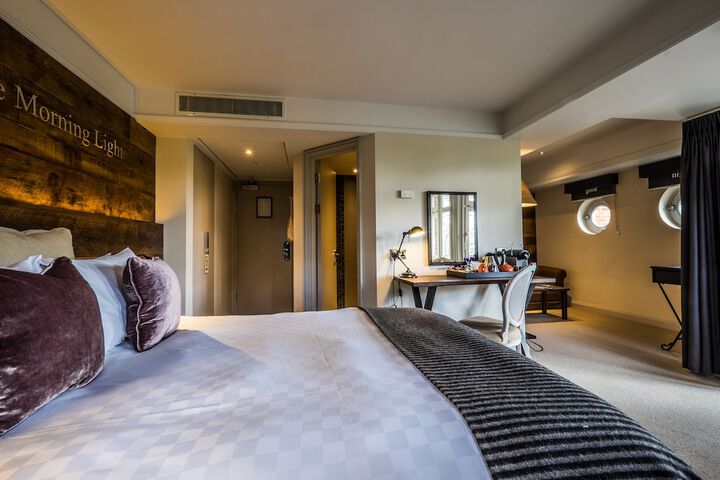 Room 8 of 38