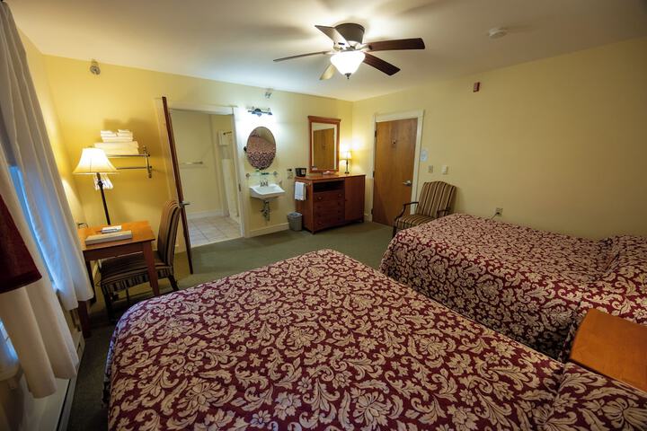 Room 48 of 103