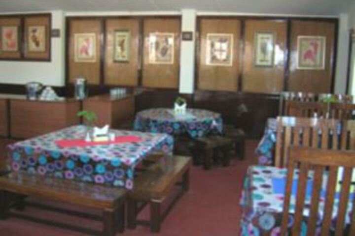 Room 4 of 8