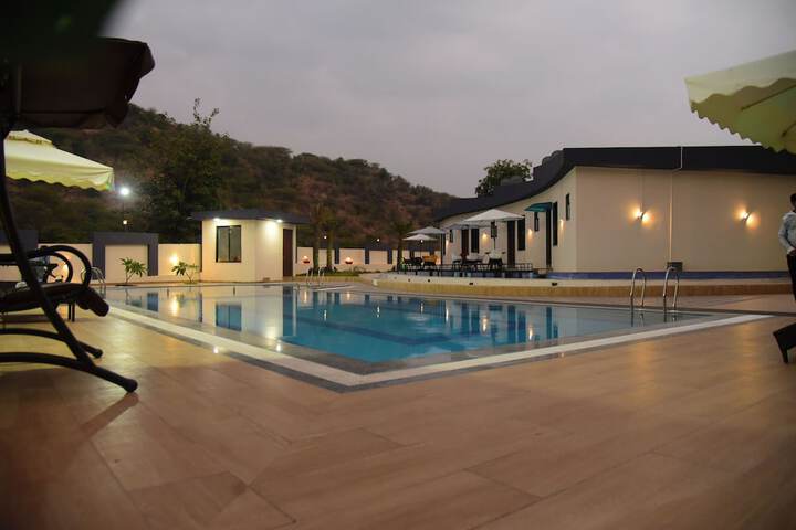 Pool 92 of 112