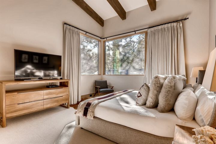 Room 4 of 27