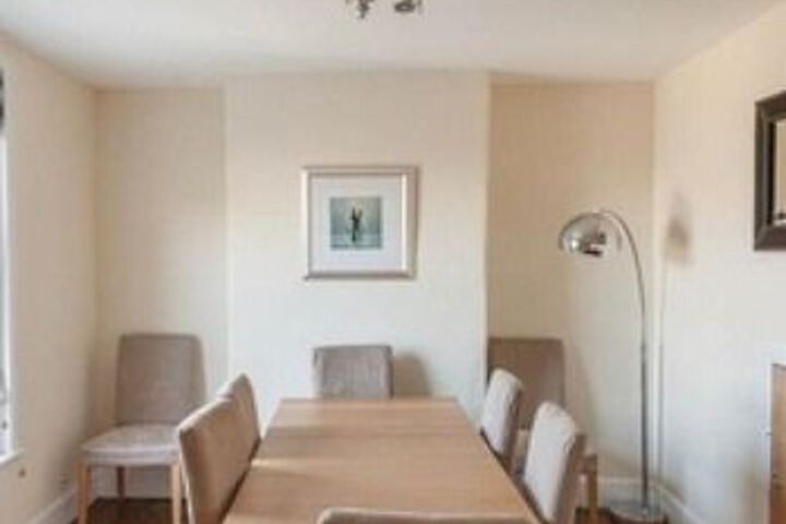 Room 8 of 11