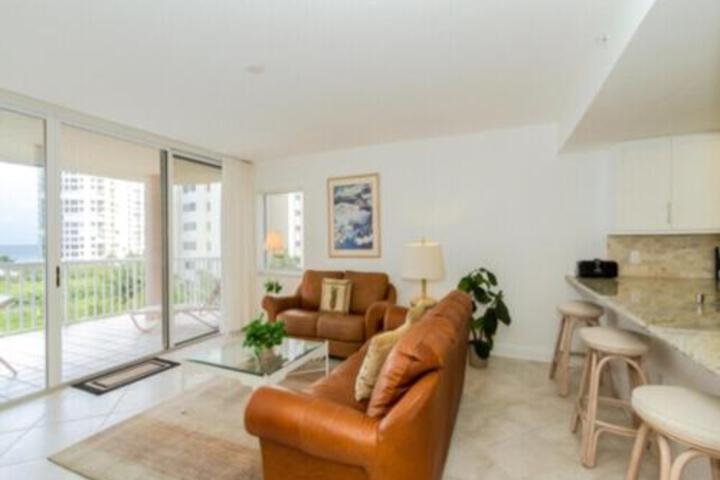 Seagate C 403 2 Br Condo in Naples, FL