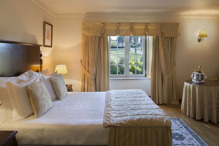 Room 4 of 46
