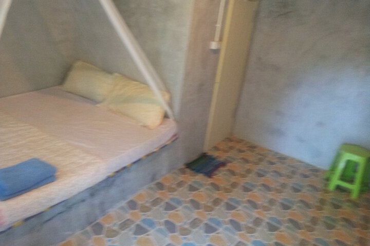 Room 2 of 16