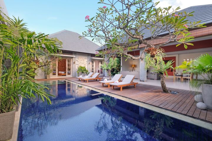 Hero Image 1 of 67
