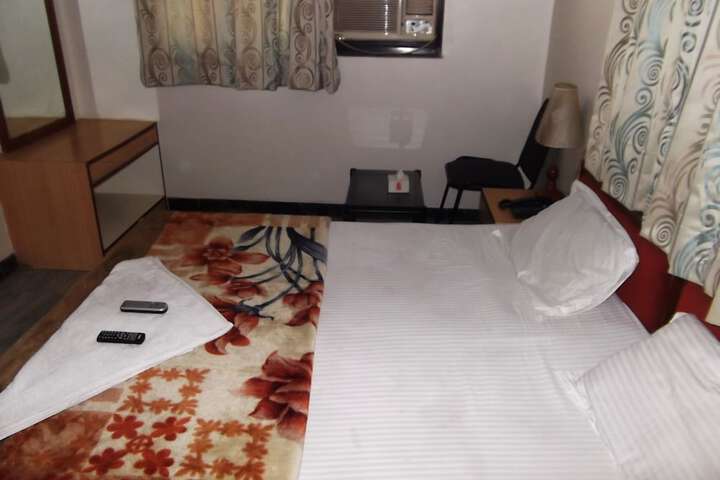 Room 5 of 20
