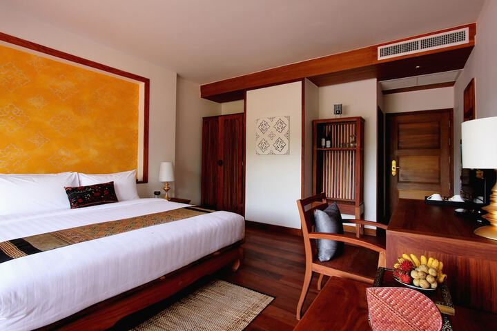 Room 3 of 72