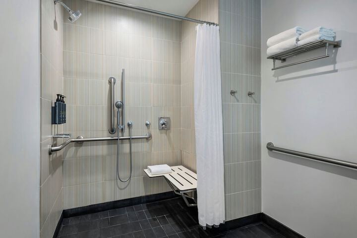 Room 15 of 41