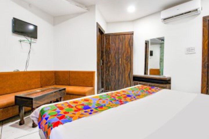 Room 14 of 36