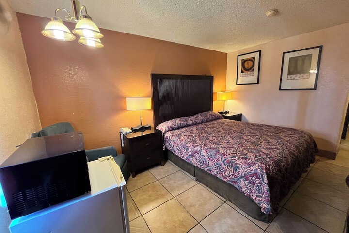 Room 3 of 34