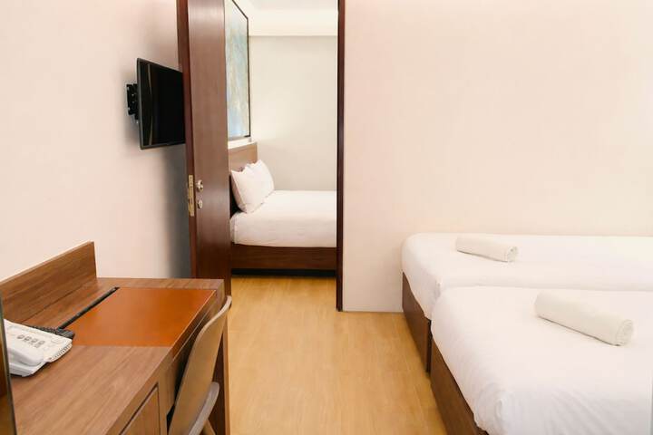 Room 33 of 74