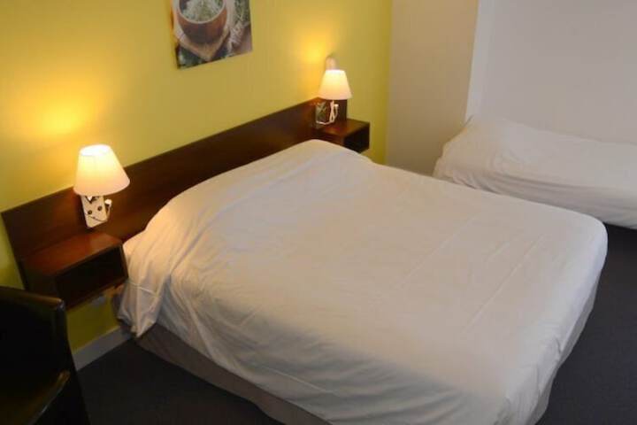Room 10 of 37