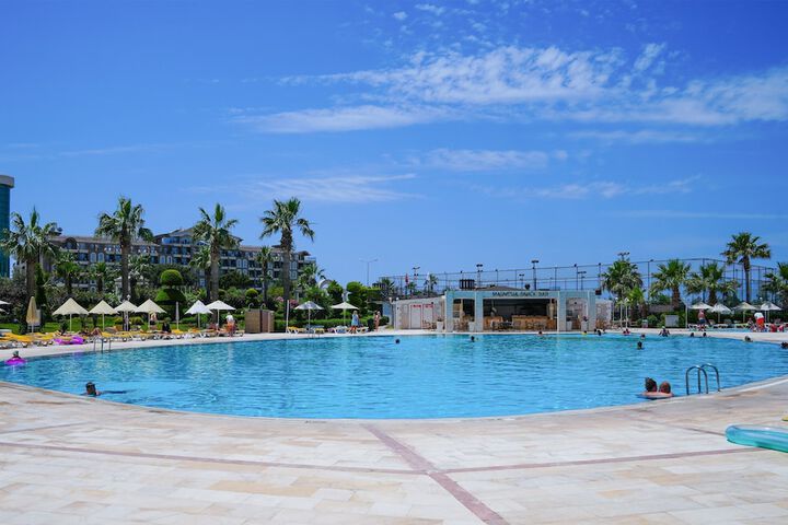 Pools & Facilities