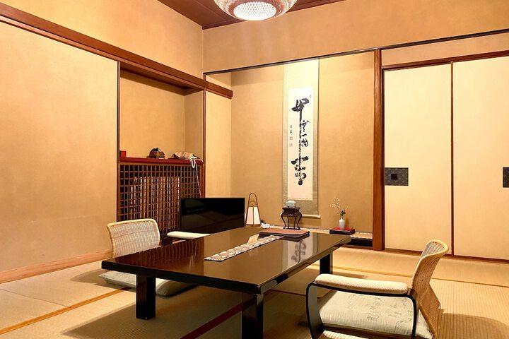 Room 16 of 48