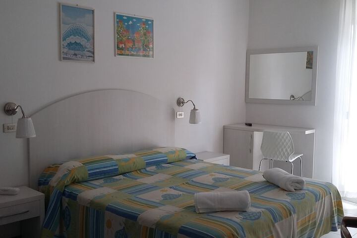 Room 17 of 43