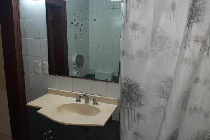 Room 17 of 39