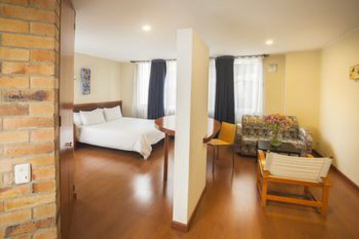 Room 10 of 19