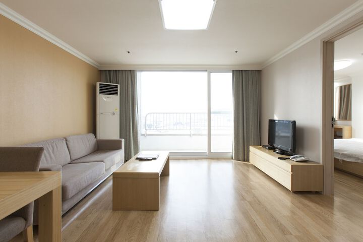 Room 2 of 45
