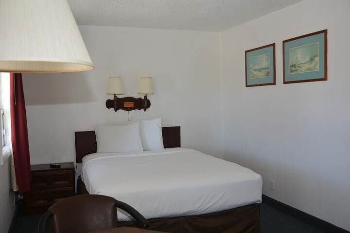 Room 6 of 27