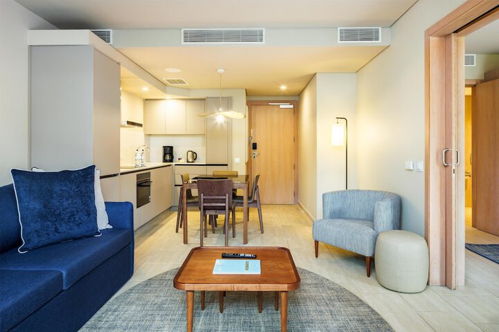 Room 49 of 152