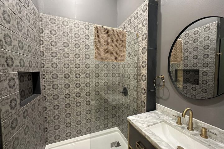 Room 60 of 76