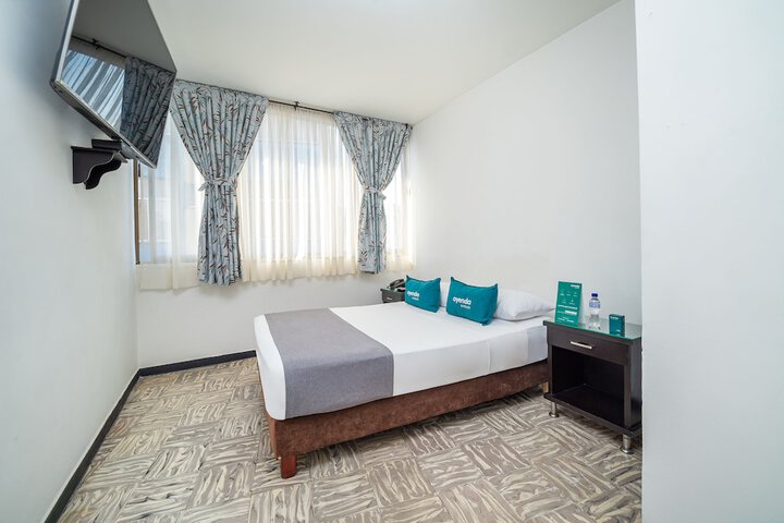 Room 10 of 30