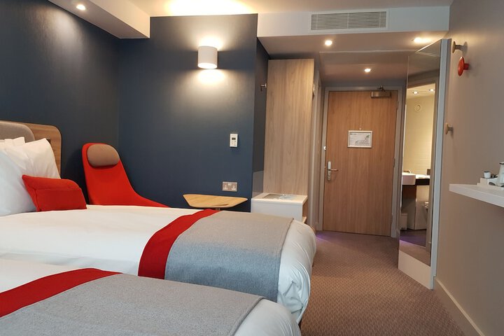 Room 13 of 31