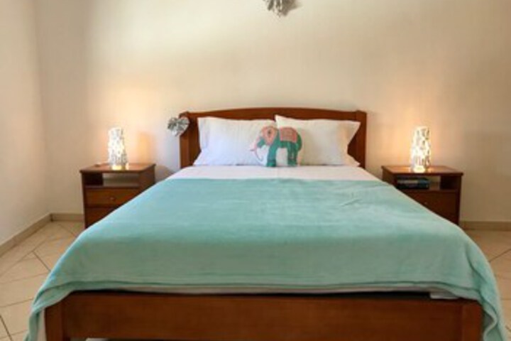 Room 6 of 11