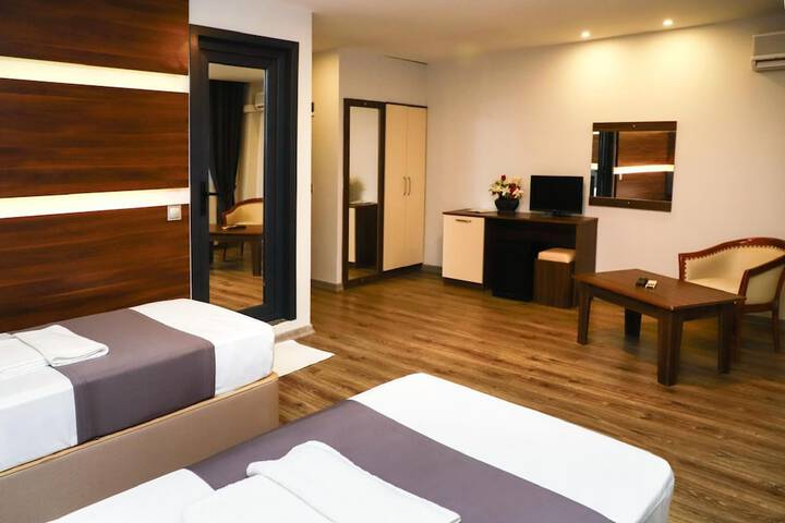 Room 32 of 54