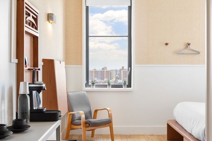 Room 48 of 171