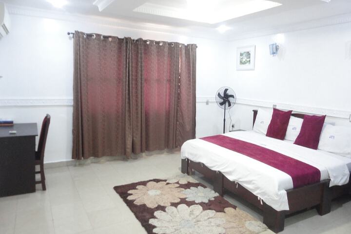 Room 10 of 35