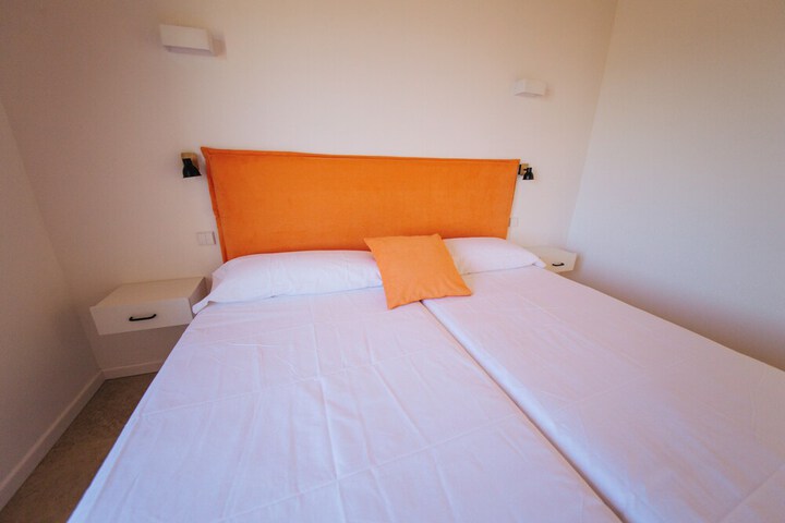 Room 6 of 26