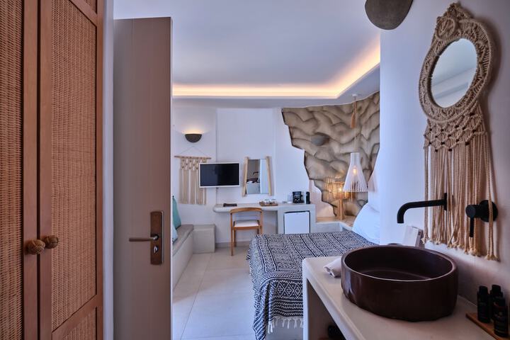 Room 166 of 269