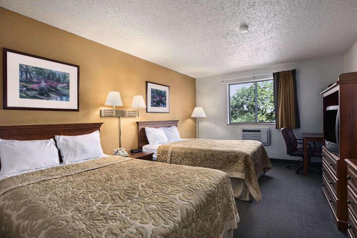 1 King Bed (12 of 14)