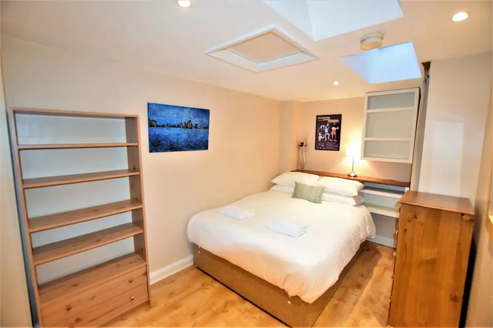 Room 3 of 11