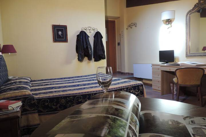 Room 10 of 51