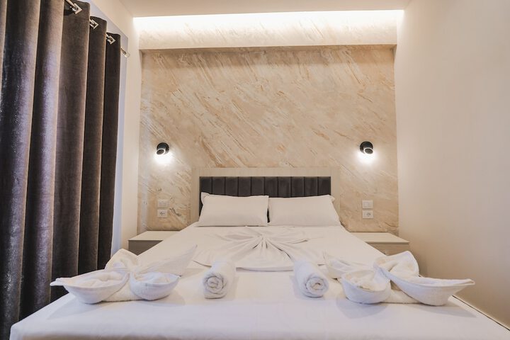 Room 4 of 64