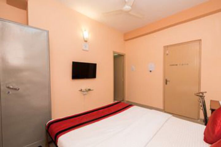 Room 8 of 26