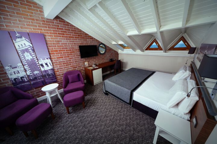 Room 27 of 130