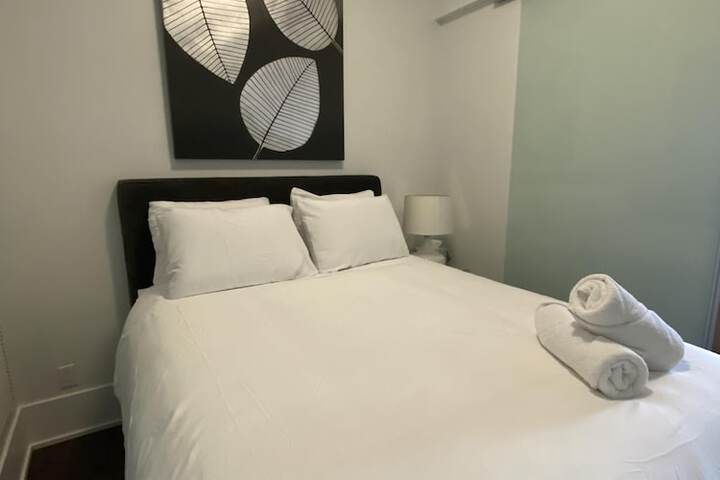Room 6 of 448