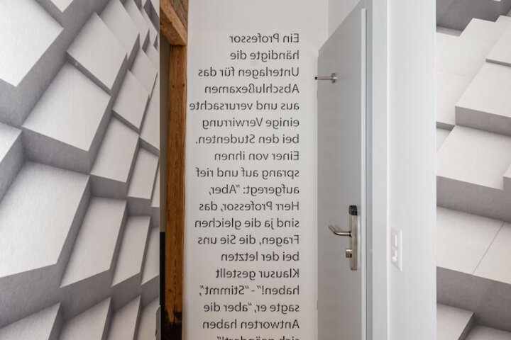 Room 34 of 111