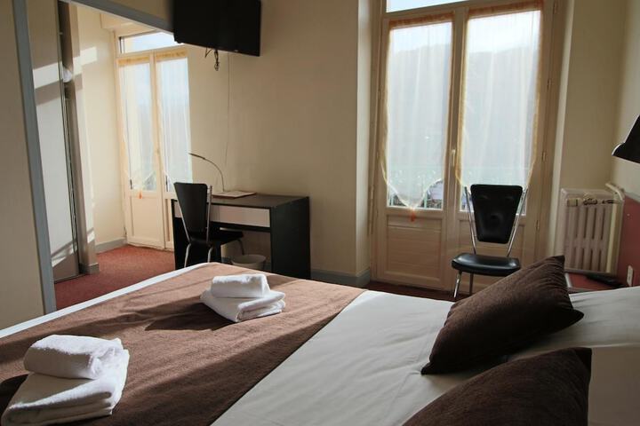 Room 8 of 44