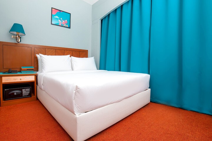 Room 12 of 23