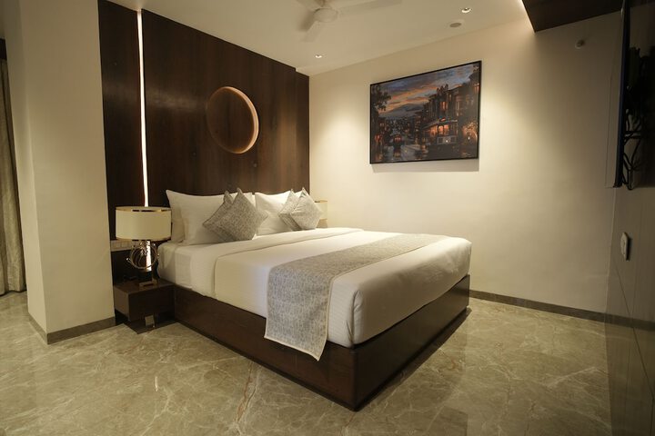 Room 7 of 34