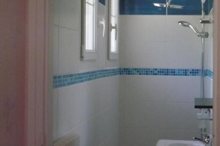 Room 4 of 4